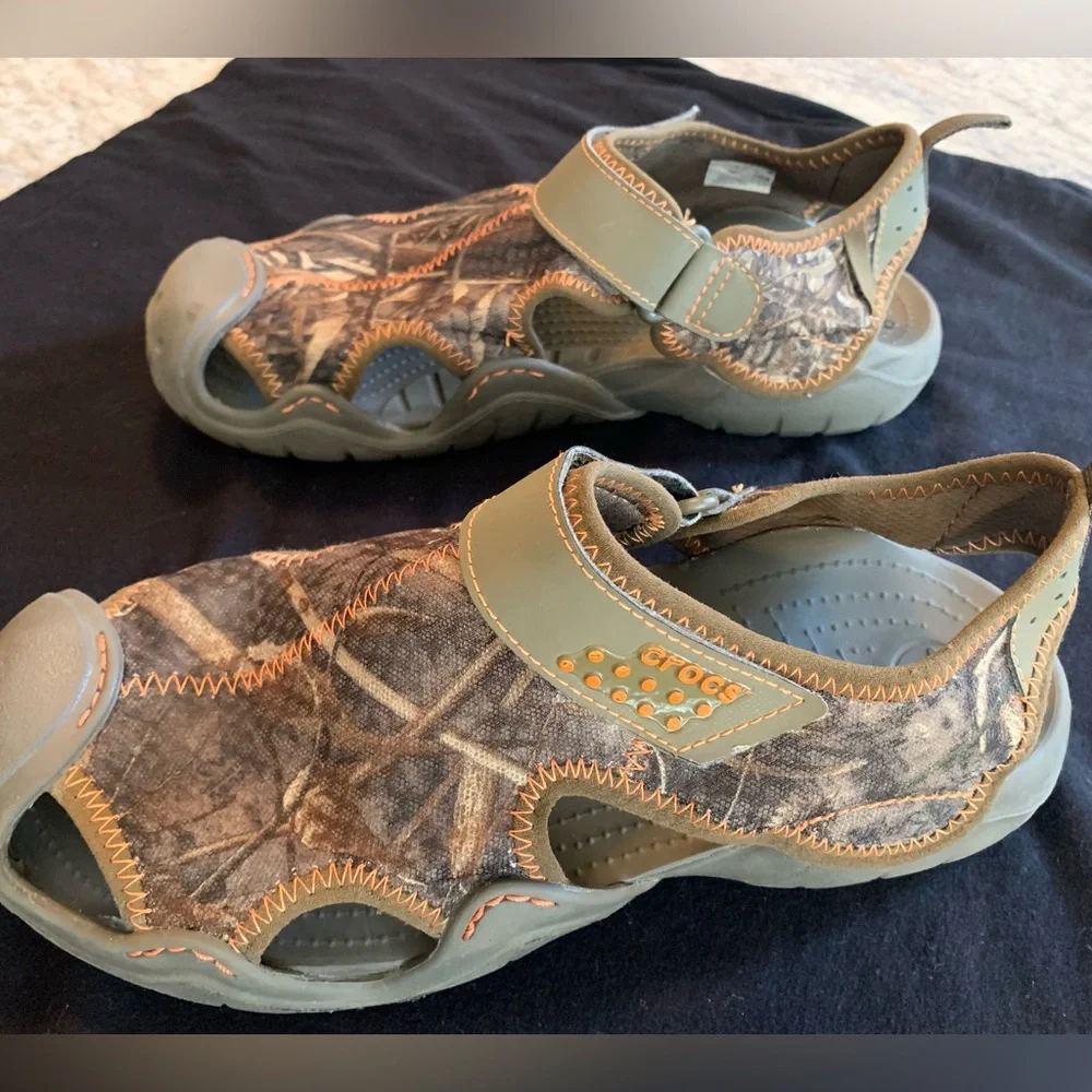 Camo Crocs - Picture 2 of 6